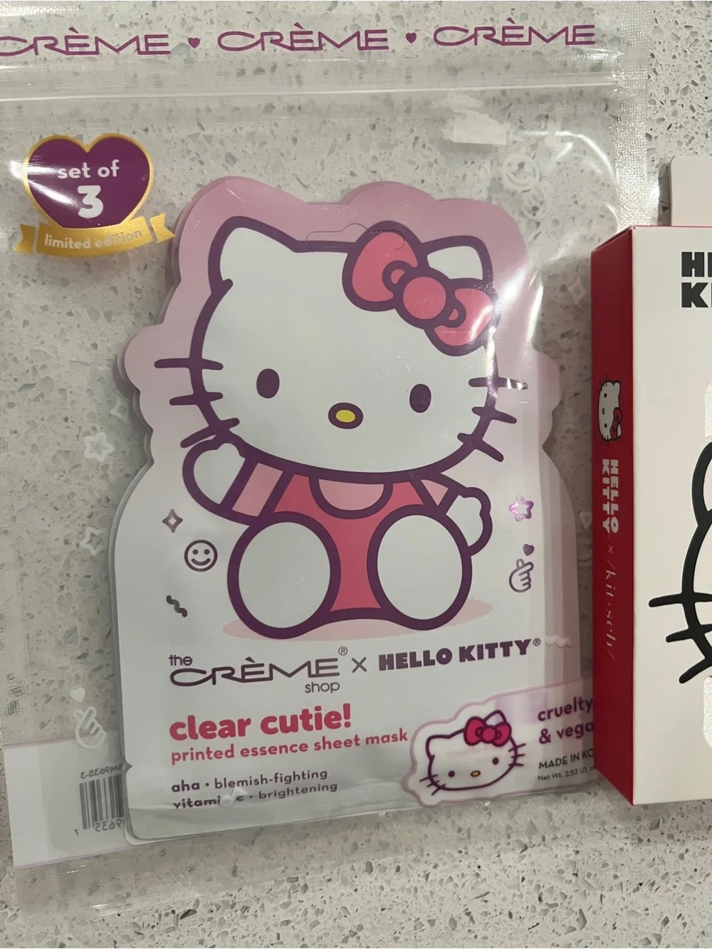 Hello Kitty Satin Pillowcase and 3 masks - Pink